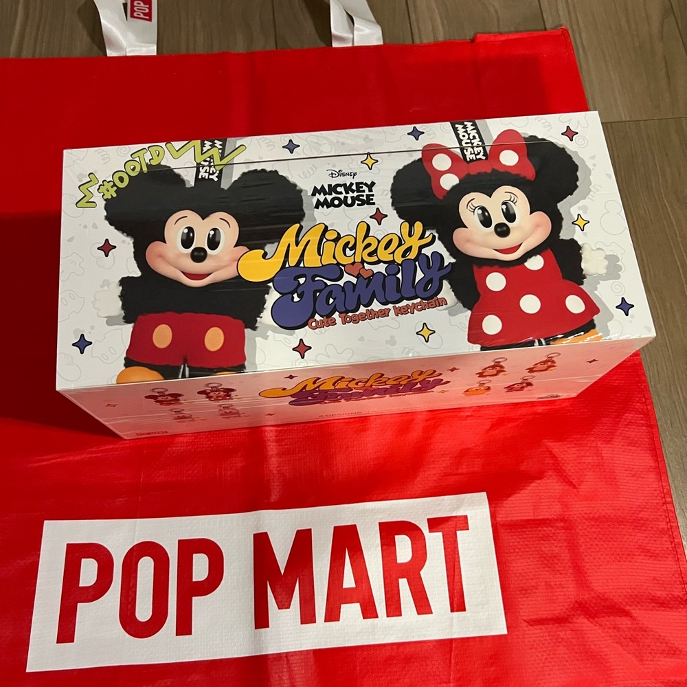 Mickey and Friends Cute Together Series
